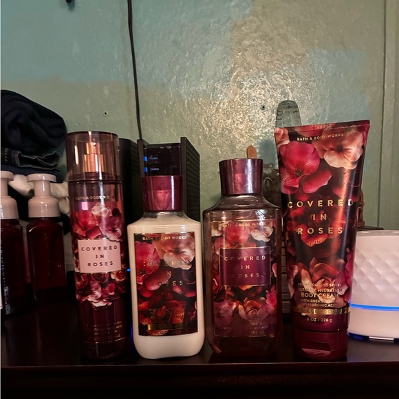 Bath & Body Works Other - Bath & Body Works Covered in Roses Collection 4 Pc Set
